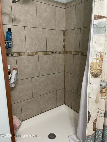 7901 Jennifer Ridge Pl, Louisville, KY 40258