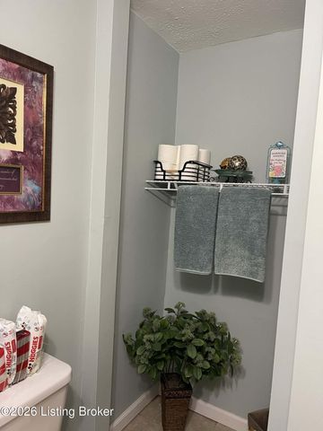 7901 Jennifer Ridge Pl, Louisville, KY 40258