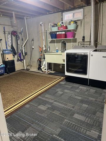 7901 Jennifer Ridge Pl, Louisville, KY 40258