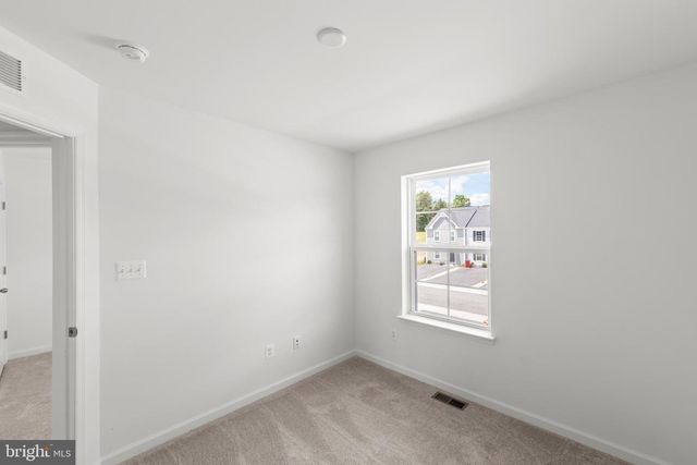 33 SCRUB PINE CT, Bunker Hill, WV 25413
