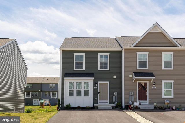 33 SCRUB PINE CT, Bunker Hill, WV 25413