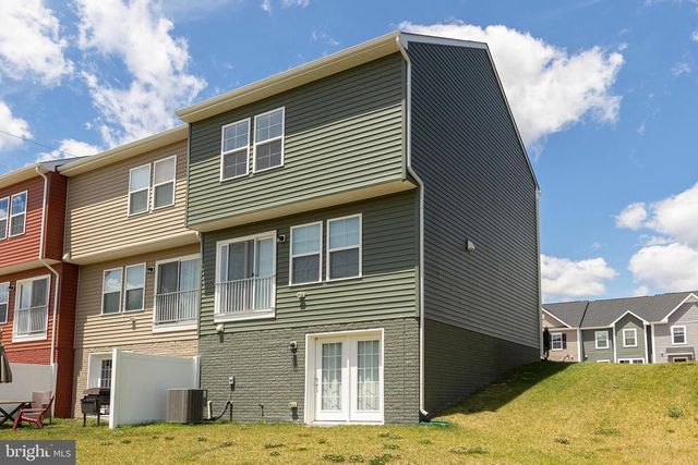 33 SCRUB PINE CT, Bunker Hill, WV 25413