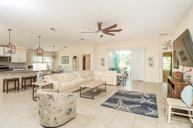 93 Rivertown Rd, Palm Coast, FL 32137