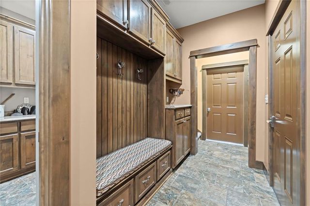 18511 224th Street, Tonganoxie, KS 66086