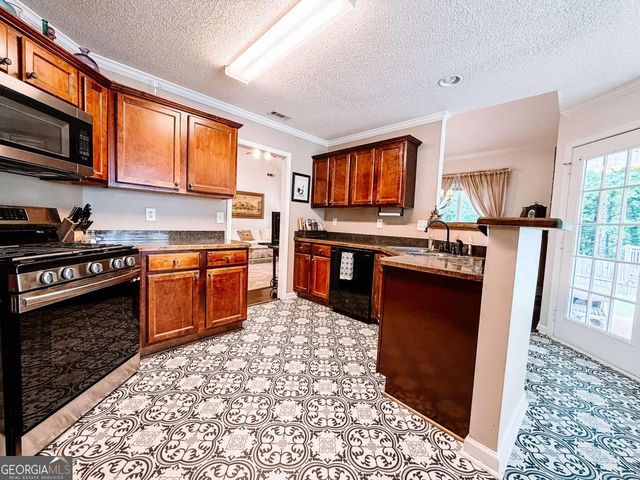 37 Claiborne Trail, Newnan, GA 30263