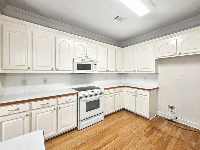 2340 Stockton Walk Lane, Snellville, GA 30078