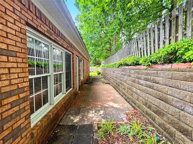 2340 Stockton Walk Lane, Snellville, GA 30078