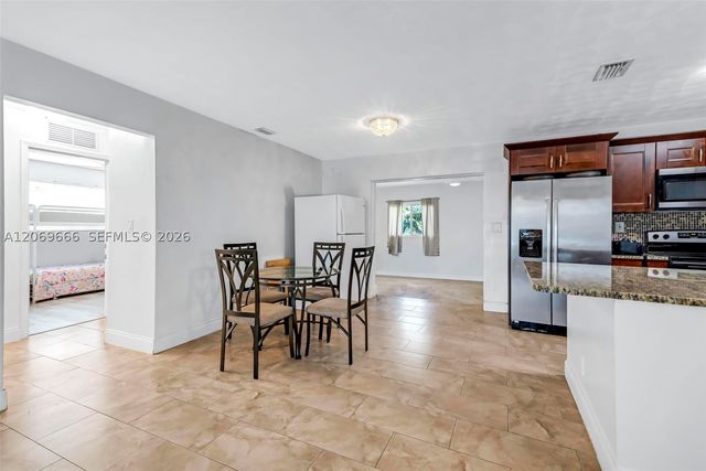 6270 NW 16th Ct, Sunrise, FL 33313