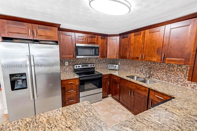 6270 NW 16th Ct, Sunrise, FL 33313