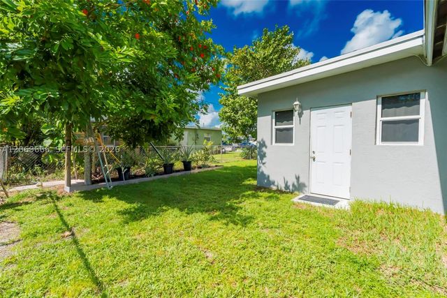 6270 NW 16th Ct, Sunrise, FL 33313
