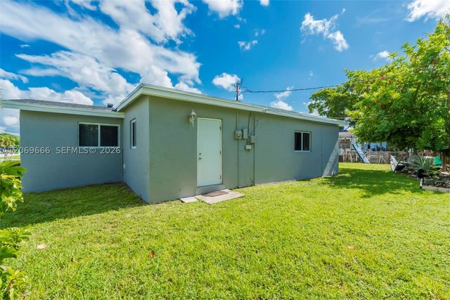 6270 NW 16th Ct, Sunrise, FL 33313