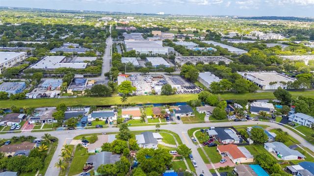 6270 NW 16th Ct, Sunrise, FL 33313