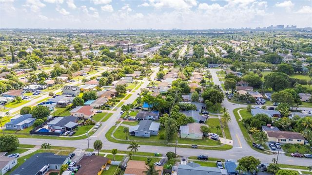 6270 NW 16th Ct, Sunrise, FL 33313