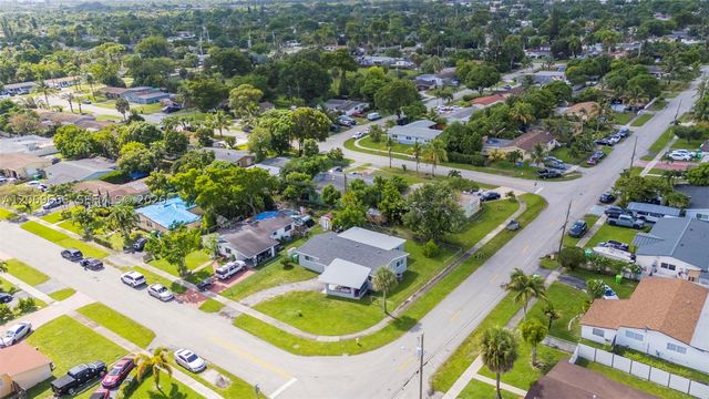 6270 NW 16th Ct, Sunrise, FL 33313