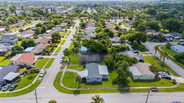 6270 NW 16th Ct, Sunrise, FL 33313