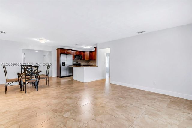 6270 NW 16th Ct, Sunrise, FL 33313
