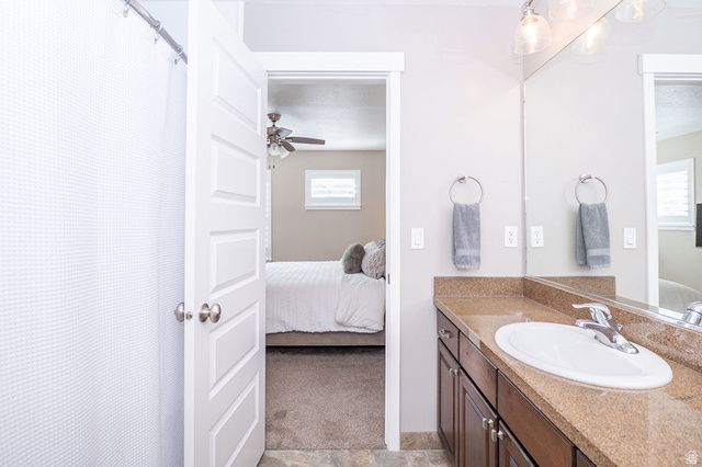 936 W SPRING CREEK LN, Farmington, UT 84025