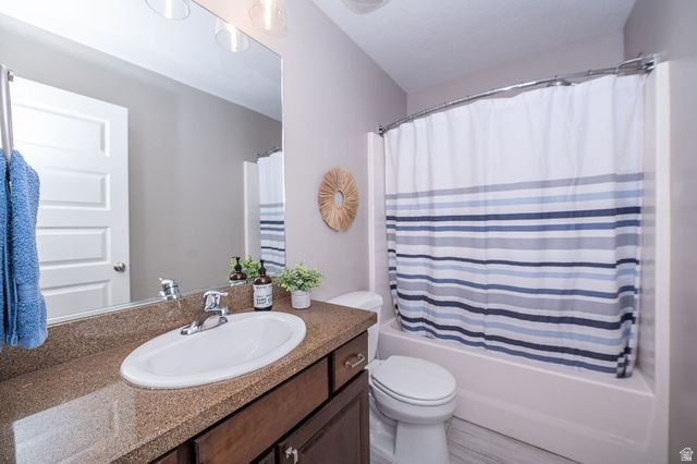 936 W SPRING CREEK LN, Farmington, UT 84025