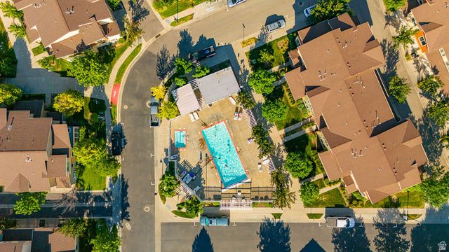 936 W SPRING CREEK LN, Farmington, UT 84025