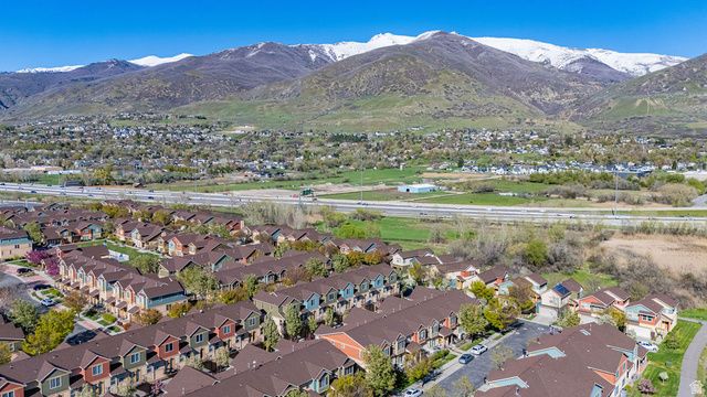 936 W SPRING CREEK LN, Farmington, UT 84025