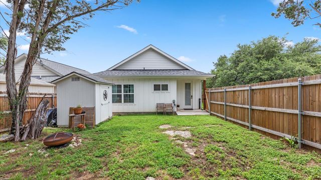 2 Stone Creek CIR, Wimberley, TX 78676
