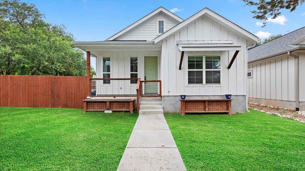 2 Stone Creek CIR, Wimberley, TX 78676