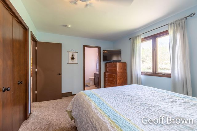 4145 11 Mile Road NE, Rockford, MI 49341