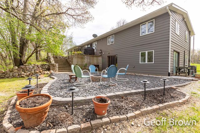 4145 11 Mile Road NE, Rockford, MI 49341