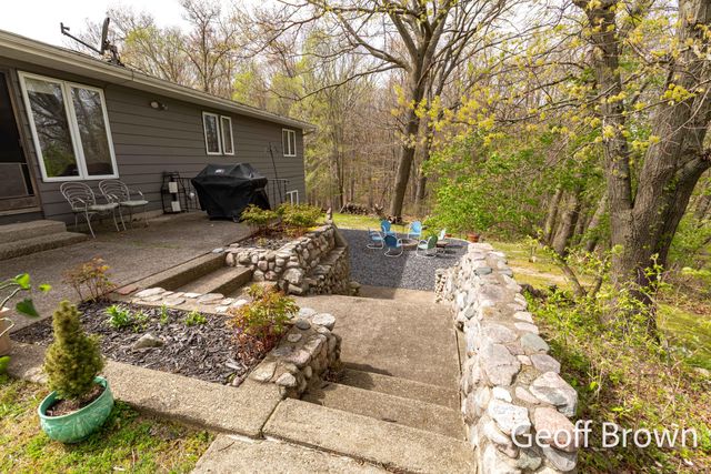 4145 11 Mile Road NE, Rockford, MI 49341