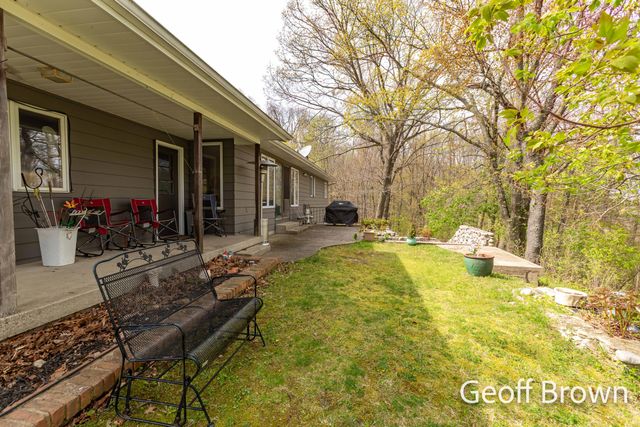 4145 11 Mile Road NE, Rockford, MI 49341