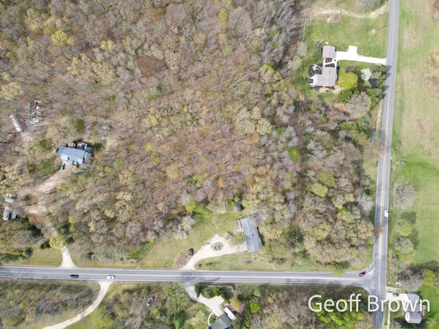 4145 11 Mile Road NE, Rockford, MI 49341