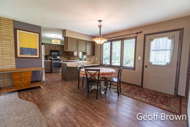 4145 11 Mile Road NE, Rockford, MI 49341