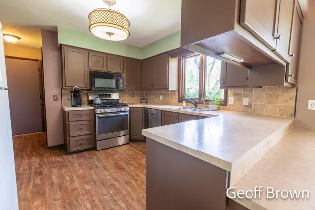 4145 11 Mile Road NE, Rockford, MI 49341