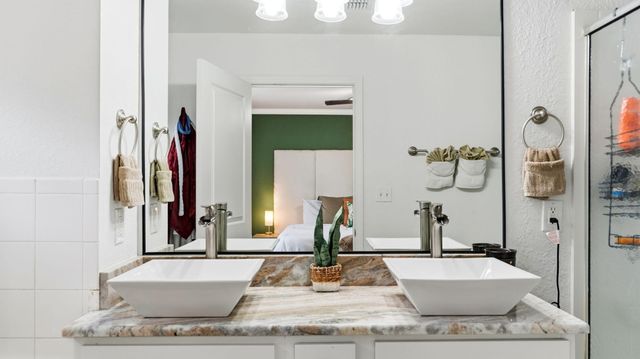 22 N Sand Palm Road 15, Freeport, FL 32439