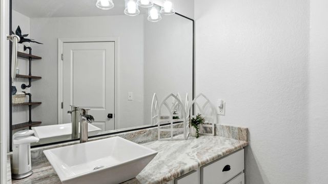 22 N Sand Palm Road 15, Freeport, FL 32439