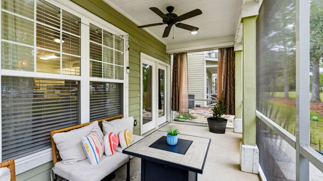 22 N Sand Palm Road 15, Freeport, FL 32439