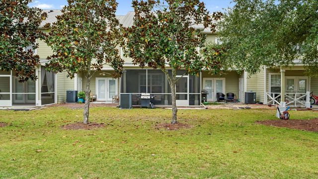 22 N Sand Palm Road 15, Freeport, FL 32439
