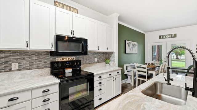 22 N Sand Palm Road 15, Freeport, FL 32439