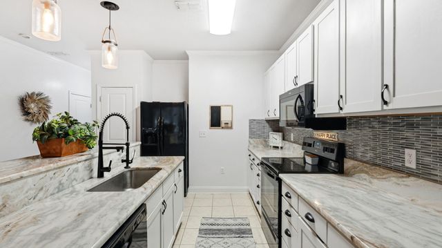 22 N Sand Palm Road 15, Freeport, FL 32439