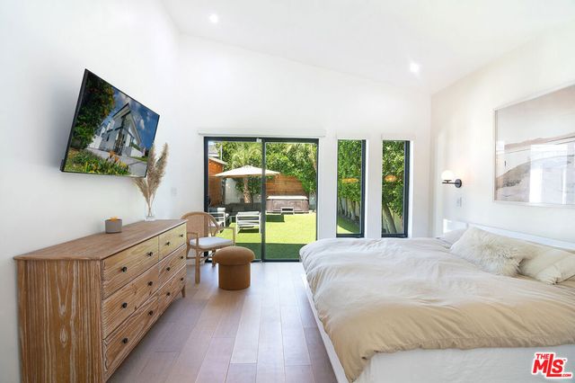 2843 S Holt Avenue, Los Angeles, CA 90034