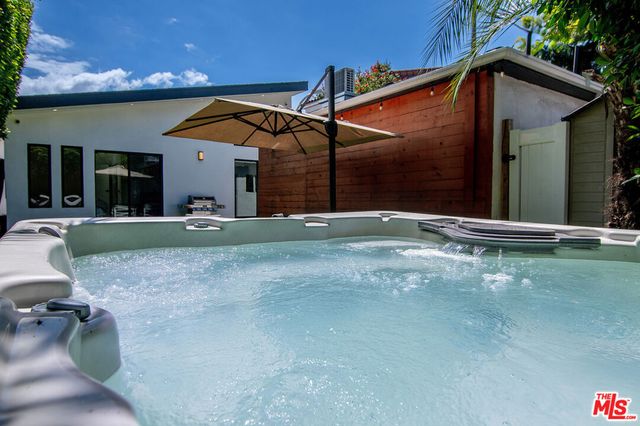 2843 S Holt Avenue, Los Angeles, CA 90034