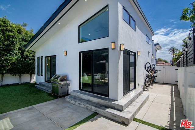 2843 S Holt Avenue, Los Angeles, CA 90034