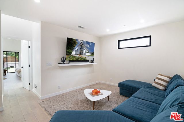 2843 S Holt Avenue, Los Angeles, CA 90034