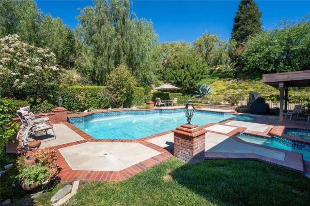 28239 Timothy Drive, Saugus, CA 91350
