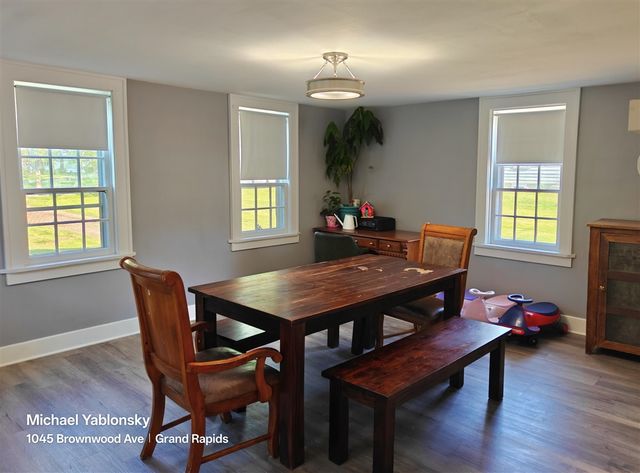 1045 Brownwood Avenue, Grand Rapids, MI 49504
