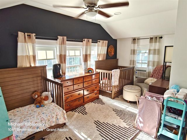 1045 Brownwood Avenue, Grand Rapids, MI 49504