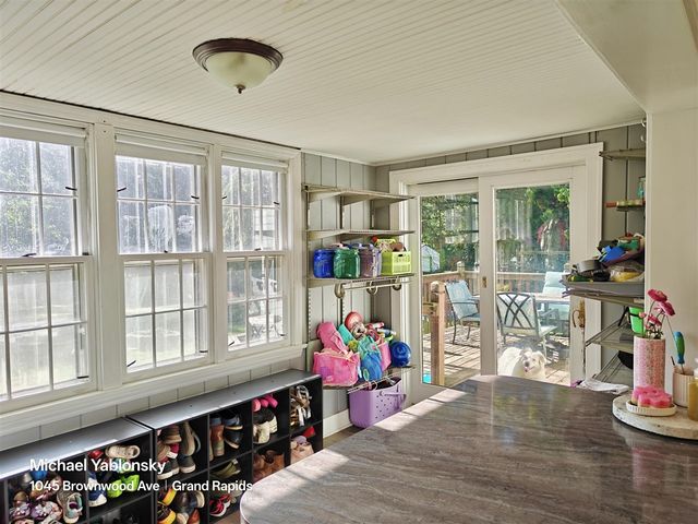 1045 Brownwood Avenue, Grand Rapids, MI 49504