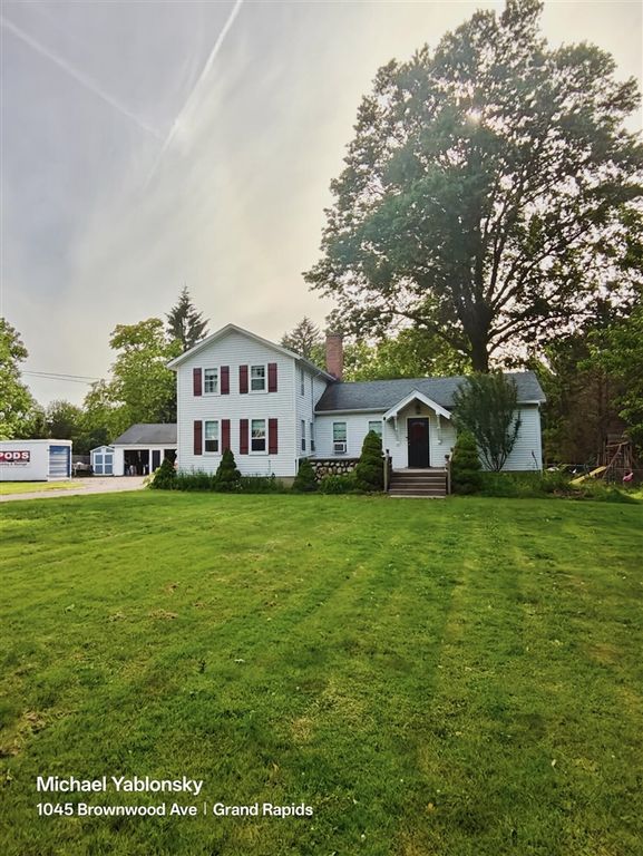 1045 Brownwood Avenue, Grand Rapids, MI 49504
