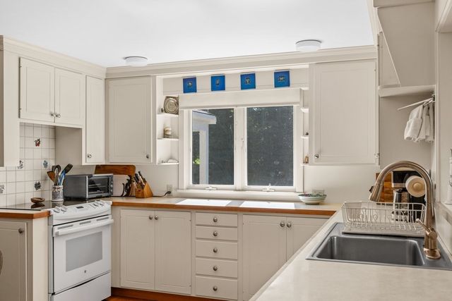 11 Cedar Lane, Cohasset, MA 02025