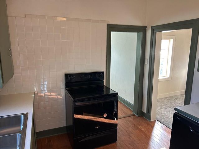 607 S Pine Street, Holden, MO 64040
